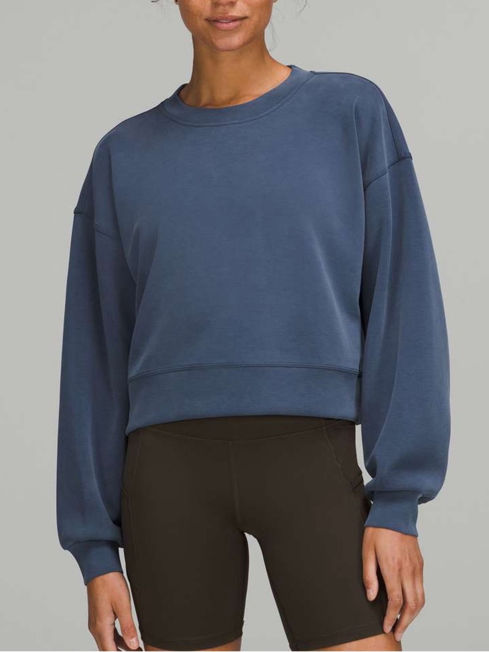 Lululemon Perfectly Oversized Cropped Crew *Softstreme
Mineral Blue $118 Retail